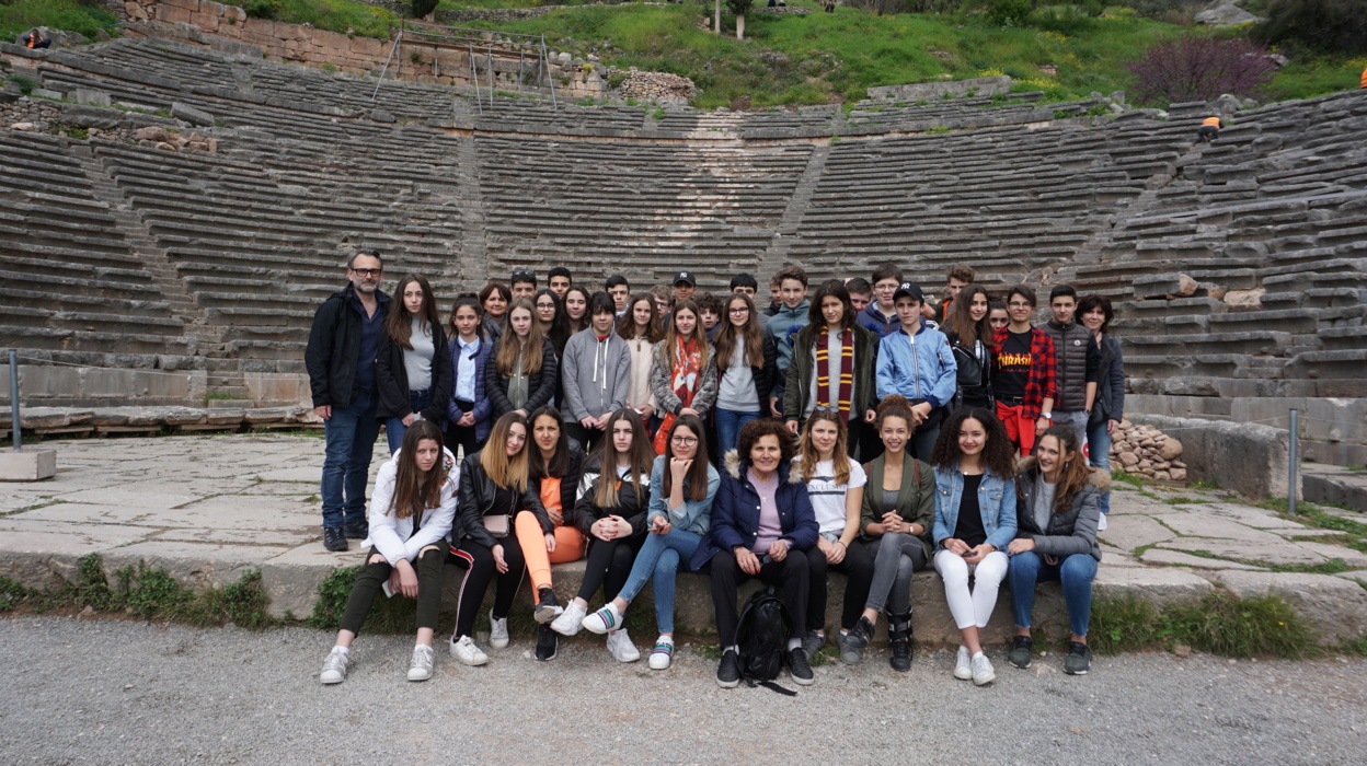 Voyage sur mesure, en Grèce, pour les élèves de notre Cité scolaire Voyage sur mesure, en Grèce, pour les élèves de notre Cité scolaire