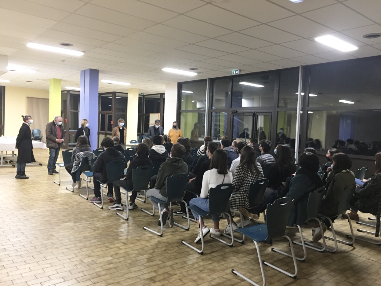 Cérémonie de remise des diplômes du Brevet des Collèges Cérémonie de remise des diplômes du Brevet des Collèges