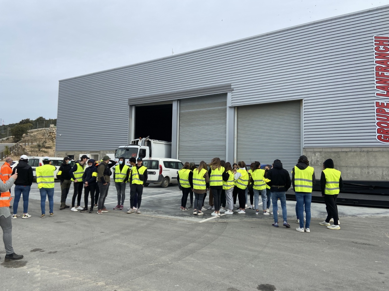 Sorite scolaire au Centre de tri de Viggianello Sorite scolaire au Centre de tri de Viggianello