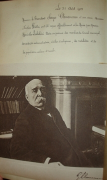Reproduction d'une page extraite du livre d'or conservé à la mairie de Sartène et faisant état de la visite de G. Clemenceau Reproduction d'une page extraite du livre d'or conservé à la mairie de Sartène et faisant état de la visite de G. Clemenceau