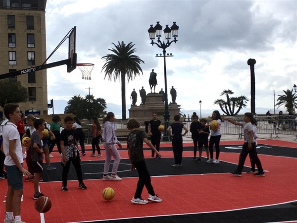 Les 6°3, 6°7 et 6°8 découvrent le basket 3 Vs 3