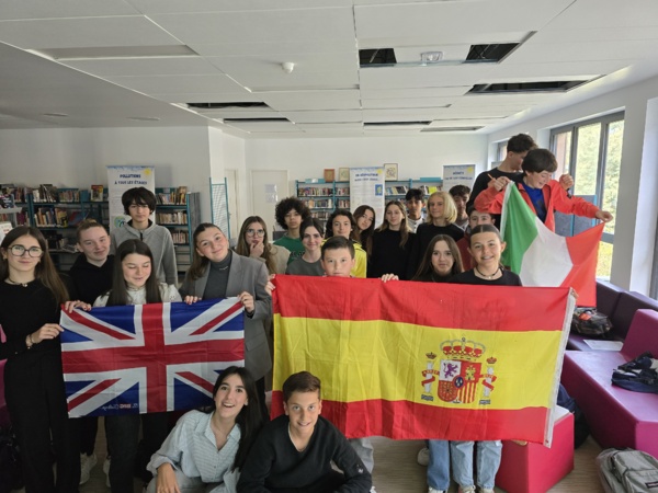 LA SEMAINE DES LANGUES DU 18 AU 23 MARS 4°CLEDD LA SEMAINE DES LANGUES DU 18 AU 23 MARS 4°CLEDD