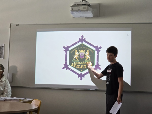 Sunnià è fa ne realità : Les élèves de 3°3 dévoilent le nouveau symbole d’identité du Collège Stilettu. Sunnià è fa ne realità : Les élèves de 3°3 dévoilent le nouveau symbole d’identité du Collège Stilettu.