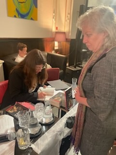 Rencontre Littéraire au Café Kaiserfeld : La Littérature Corse à l'honneur avec Philippa Santoni, professeur agrégée de Langue et Culture Corses. Rencontre Littéraire au Café Kaiserfeld : La Littérature Corse à l'honneur avec Philippa Santoni, professeur agrégée de Langue et Culture Corses.