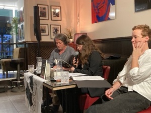 Rencontre Littéraire au Café Kaiserfeld : La Littérature Corse à l'honneur avec Philippa Santoni, professeur agrégée de Langue et Culture Corses. Rencontre Littéraire au Café Kaiserfeld : La Littérature Corse à l'honneur avec Philippa Santoni, professeur agrégée de Langue et Culture Corses.