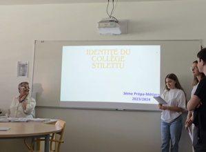 Sunnià è fa ne realità : Les élèves de 3°3 dévoilent le nouveau symbole d’identité du Collège Stilettu. Sunnià è fa ne realità : Les élèves de 3°3 dévoilent le nouveau symbole d’identité du Collège Stilettu.