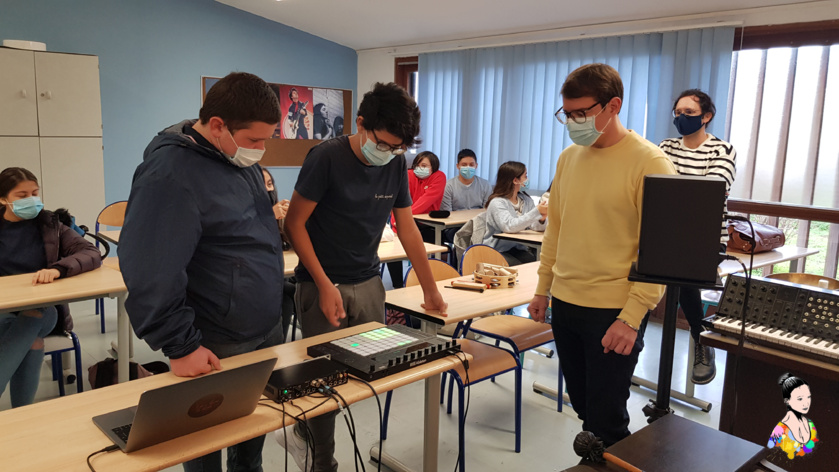 Réalisation de la sonnerie du collège | M.A.O. Réalisation de la sonnerie du collège | M.A.O.