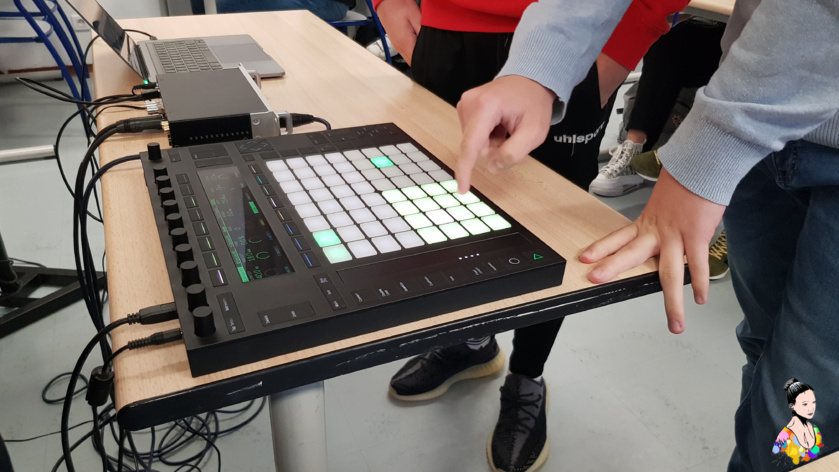 Réalisation de la sonnerie du collège | M.A.O. Réalisation de la sonnerie du collège | M.A.O.